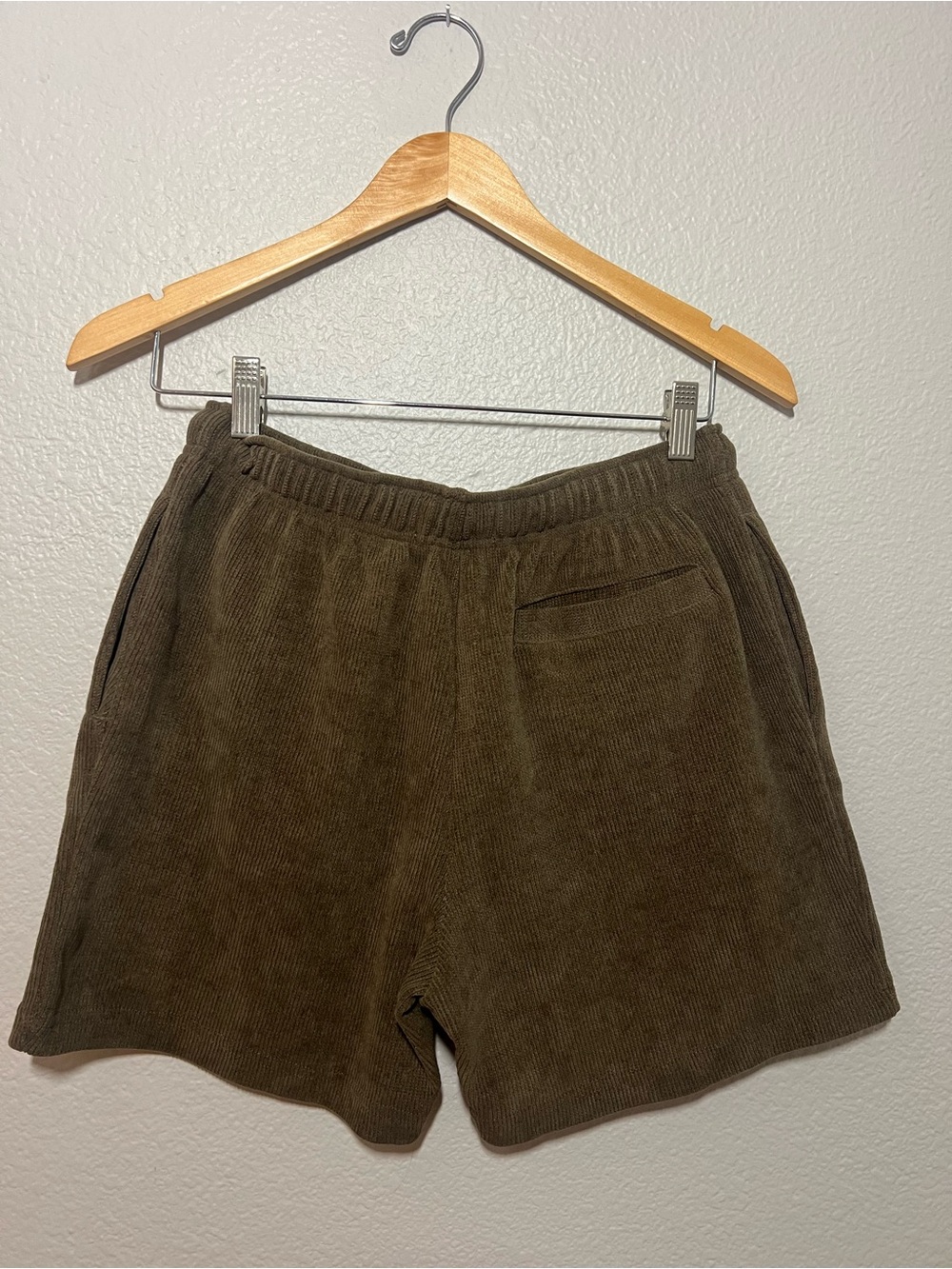 Negative Space Ribbed Shorts – Size Small - Picture 2 of 3